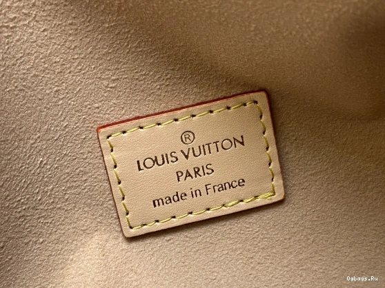 Side LOUIS VUITTON Trunk PM-18*12.5*8CM 0115